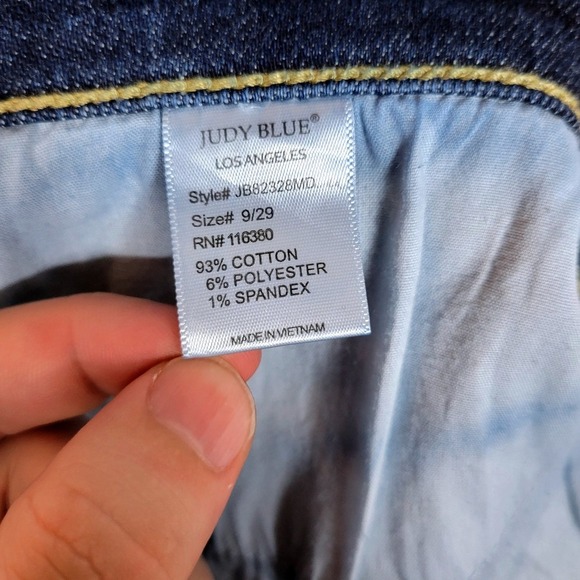 Judy Blue Boyfriend Fit Distressed Jeans Size 29/9 - Picture 6 of 10